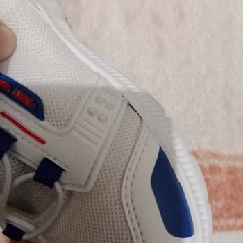 FLO'dan Aldığım Çocuk Spor Ayakkabısında Erken Deformasyon Ve İlgisiz Servis