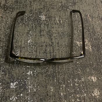 Armani Gözlükte Yamukluk Sorunu Ve Yetersiz Mağaza Desteği