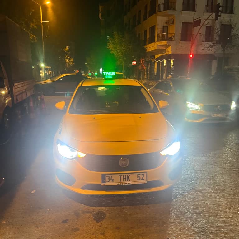 Beşiktaş'ta Taksi Şoförünün Tehlikeli Davranışı Ve İlgisiz Yetkililer