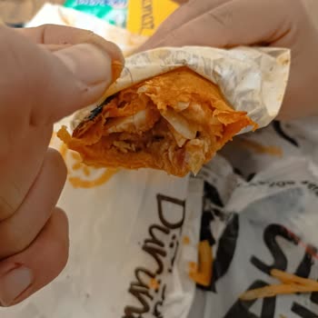 Tavuk Dönerde Kıl Şoku: Hijyen Ve Özür Beklentisi