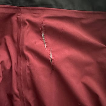 İlk Kullanımda Yırtılan Goretex Pantolon İçin Ücret İadesi Talebim Var