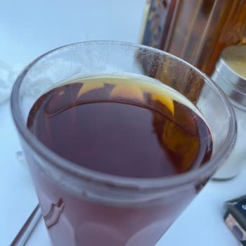 Köfteci Yusuf'ta Bayat Çay Ve Temizlik Sorunu: Hijyen Beklentisi