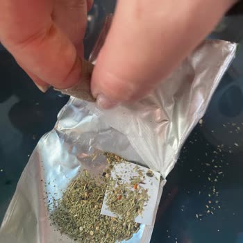 Eksik Ve Kusurlu Paketleme Nedeniyle Kullanılamayan Çay Poşetleri