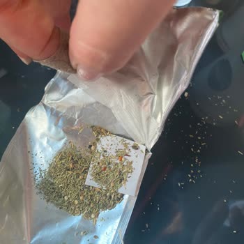 Eksik Ve Kusurlu Paketleme Nedeniyle Kullanılamayan Çay Poşetleri