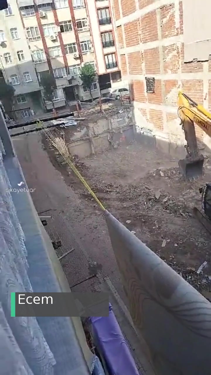 Zeytinburnu Belediyesi Toz Dumandan Geçilmiyor, Kentsel Dönüşüm Defalarca Şikayette Bulunduk! videonun kapak resmi