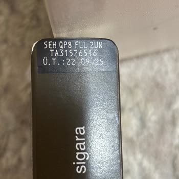 Parliament Night Blue Sigaralarında Çıra Benzeri Maddelerle Karşılaşmak Güvenimi Sarsıyor