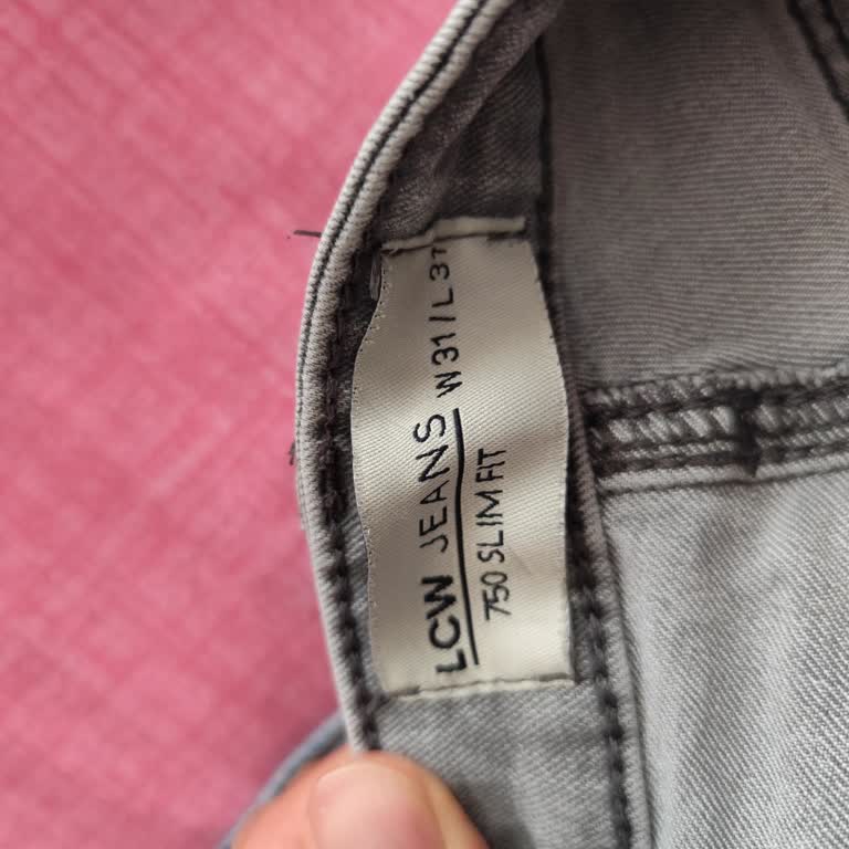 Kısa Sürede Kumaşı Açılan Pantolonun Değişimini Talep Ediyorum