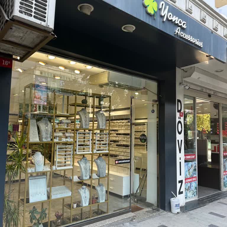 Mağaza Sahibinin Kaba Davranışı Ve Müşteriye Saygısız Tutumu