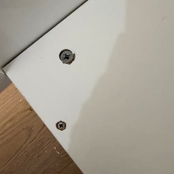 Hasarlı Teslim Edilen Gardırop Ve Müşteri Hizmetlerinden Dönüş Alamadım