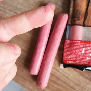 Satın Aldığım Sosisin İçinden Saç Çıktı, Ücret İadesi Talep Ediyorum