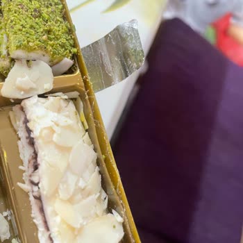 Aldığım Lokumda Kurt Ve Ağsı Yapılar Çıktı, Mağduriyetimin Giderilmesini İstiyorum