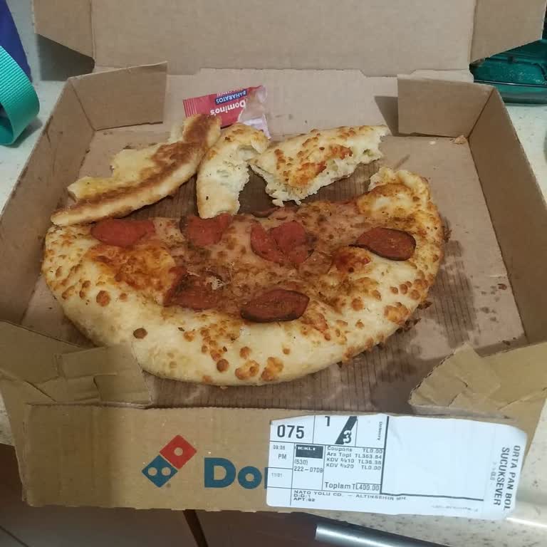 Bol Sucuklu Pizza Yerine Yanlış Ürün Teslim Edildi Mağduriyetim Giderilmiyor