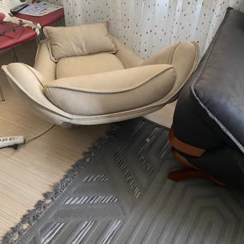 Mobilya Dünyası'ndan Aldığım Koltuk Takımında Sürekli Ayak Sorunu Ve Yetersiz Servis Desteği