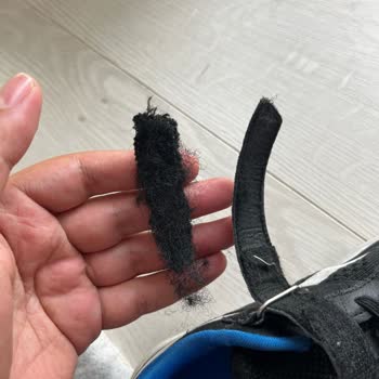 Kısa Sürede Yıpranan Ayakkabı Ve Mağaza İlgisizliği