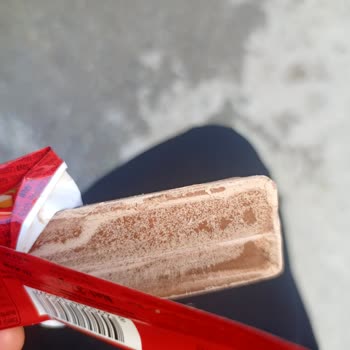 Bozuk Çikolata Ve İlgisiz Müşteri Hizmeti Deneyimi