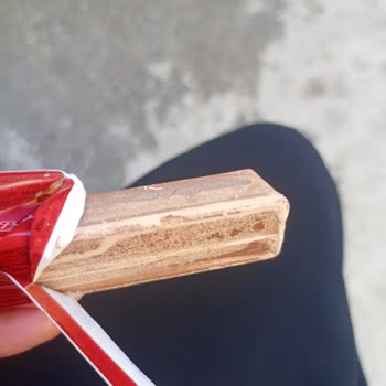 Bozuk Çikolata Ve İlgisiz Müşteri Hizmeti Deneyimi