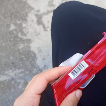 Bozuk Çikolata Ve İlgisiz Müşteri Hizmeti Deneyimi