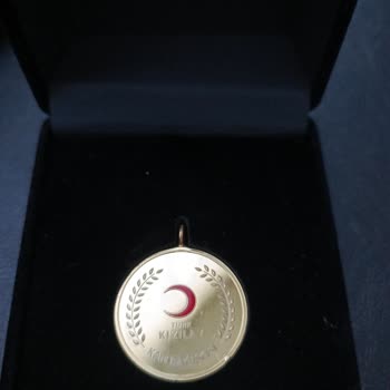 Türk Kızılay'dan Aldığım Altın Madalyonun Sahte Çıkması Ve İlgisiz Yaklaşım