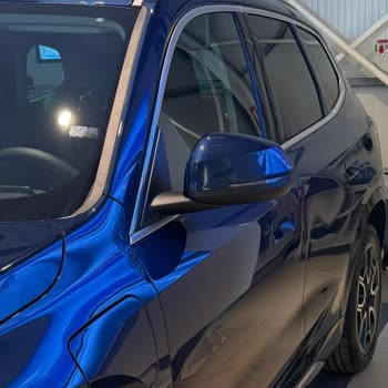 Sıfır Kilometre BMW X1'de Teslimat Sonrası Hızla Belirginleşen Cam Fitili Deformasyonu