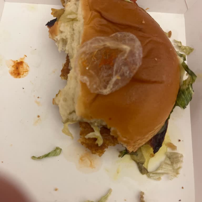 McDonald's Siparişimde Hijyen Sorunu Ve Yanlış Ürün Teslimatı