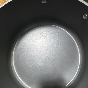 Yeni Alınan Tencere Setinde Kısa Sürede Oluşan Çizikler Ve Ürün Değişim Talebi