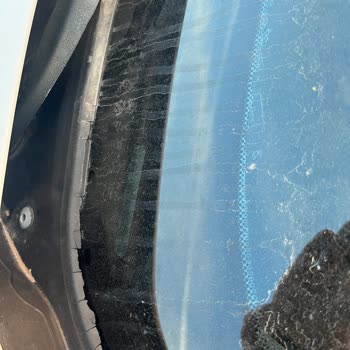 BMW 3 Serisi Ön Cam Fitilinin Erken Deformasyonu Ve Su Sızdırma Sorunu