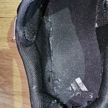 Kısa Sürede Deforme Olan Ayakkabı İçin Garanti Ve Müşteri Hizmetleri Mağduriyeti