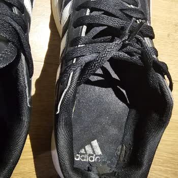 Kısa Sürede Deforme Olan Ayakkabı İçin Garanti Ve Müşteri Hizmetleri Mağduriyeti