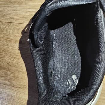 Kısa Sürede Deforme Olan Ayakkabı İçin Garanti Ve Müşteri Hizmetleri Mağduriyeti