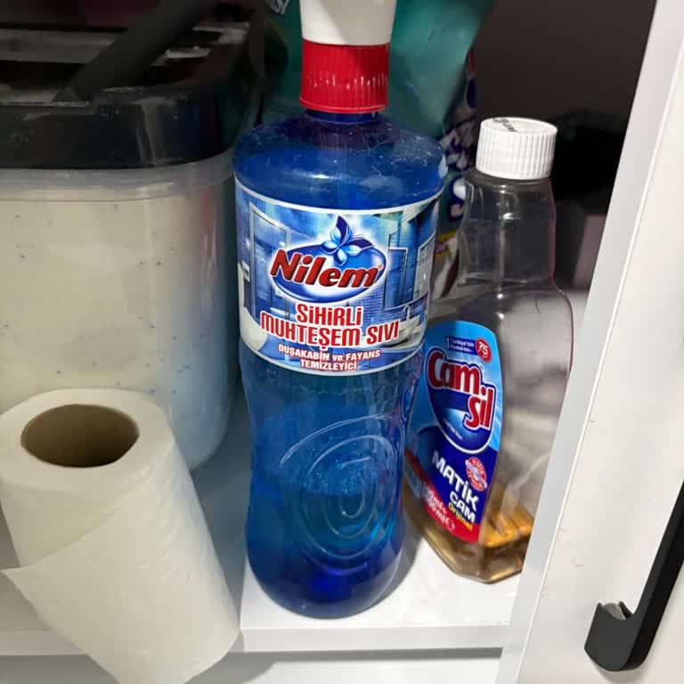 Nilem Duşakabin Temizleyici Kokusu Rahatsızlanmama Sebep Oldu