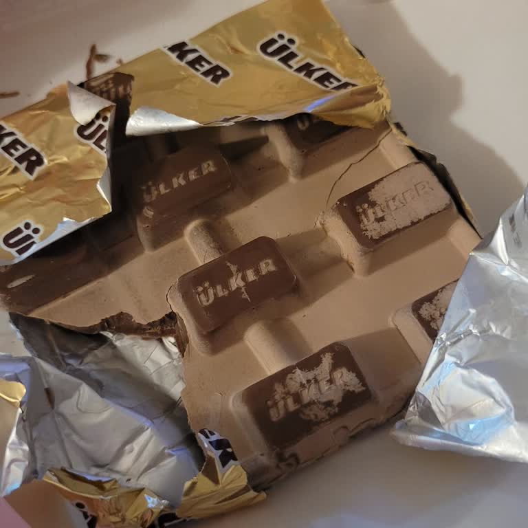 Aldığım Çikolatanın Renk Bozukluğu Ve Güvenlik Endişesi