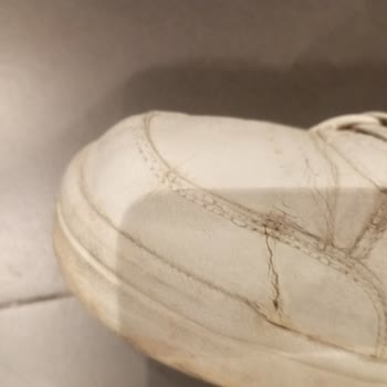 Lumberjack Ayakkabıda Üç Ayda Çatlaklar Oluştu Değişim Reddedildi