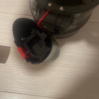 Fakir Süpürge İkinci Kullanımda Kırıldı, Mağaza Yardımcı Olmadı