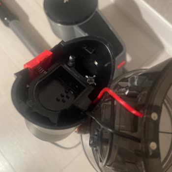 Fakir Süpürge İkinci Kullanımda Kırıldı, Mağaza Yardımcı Olmadı