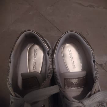 Sibel Oksaybaş'tan Aldığım Ayakkabı Kısa Sürede Yırtıldı