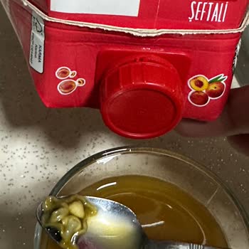 Dimes Şeftali Suyunda Jöle Kıvamında Yabancı Madde Şoku!