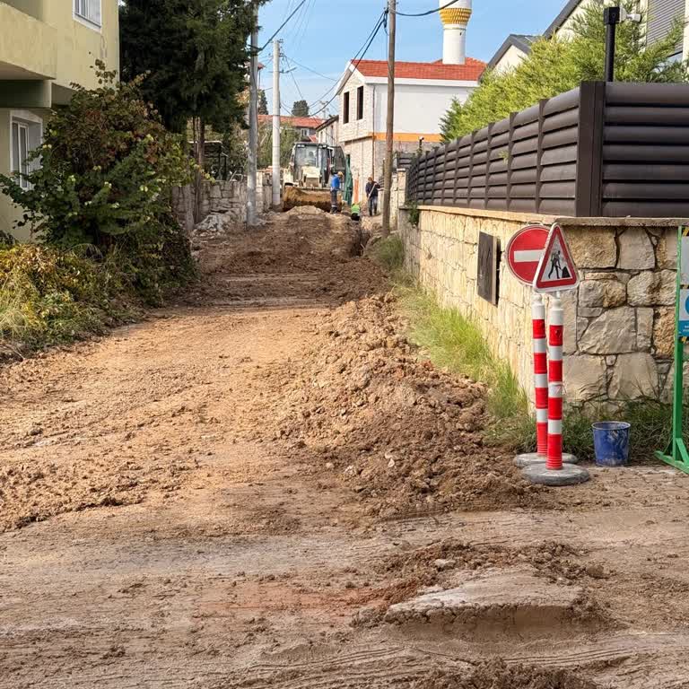 Kazı Sonrası Yollar Çamur Ve Çukur İçinde, Çözüm Bekleniyor