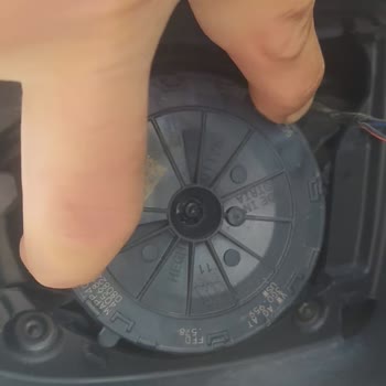 Koru Sigorta Ve Servis Hatalı Dikiz Aynası Sorunumu Çözmüyor, Güvenliğim Tehlikede