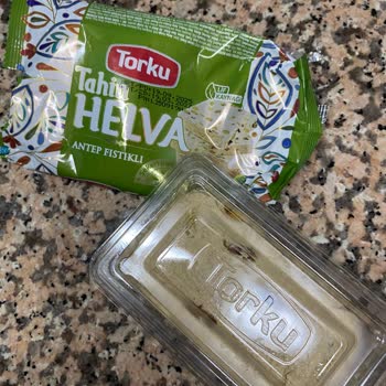 Torku Antep Fıstıklı Helva'nın Ambalajı İle Ürün İçeriği Uyuşmuyor