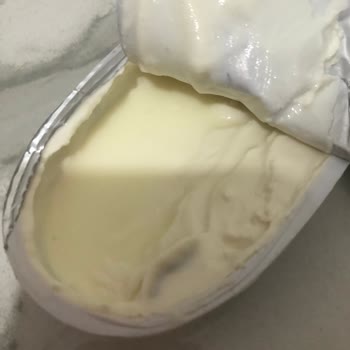 Son Kullanma Tarihi Geçmemiş Kiri Labne Peynirde Küf Sorunu Yaşadım