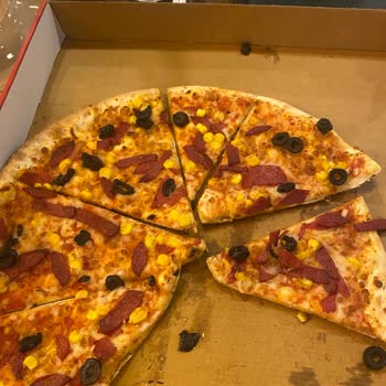 Yemeksepeti Siparişimde Eksik ve Karışık Pizza Parçaları İle Hayal Kırıklığı Yaşadım