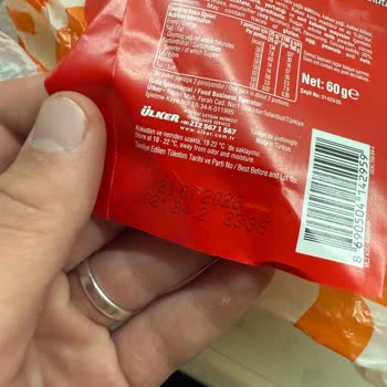 Son Kullanma Tarihi Geçmemiş Ülker Kare Çikolatalar Bozuk Çıktı!