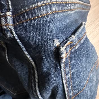 Lee Cooper Pantolonun Dikişleri Açıldı, Mağaza Ve Müşteri Hizmetleri Çözüm Sunmuyor