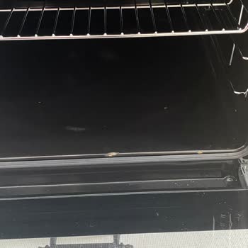 Yeni Alınan Fırında Kısa Sürede Boya Dökülmesi Ve Pas Oluştu