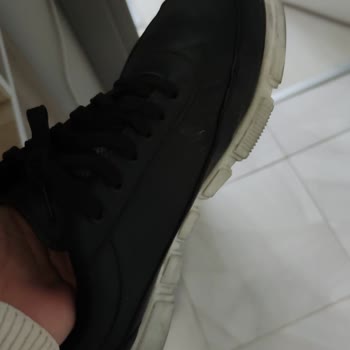 Kısa Sürede Yırtılan Ayakkabılar Nedeniyle Mağduriyet Yaşıyorum