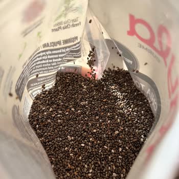 Aldığım Chia Tohumunda Beklenmedik Bozulma Ve Yapışkan Oluşumlar