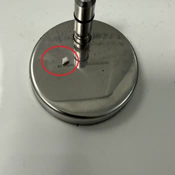 Klozet Kapağı Tırnakları Kırıldı Müşteri Hizmetleri Tasarım Hatasını Kabul Etmiyor