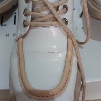 Yeni Alınan Ayakkabıda İlk Giyişte Çatlak Sorunu Yaşadım