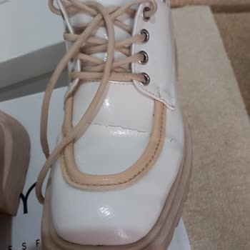 Yeni Alınan Ayakkabıda İlk Giyişte Çatlak Sorunu Yaşadım