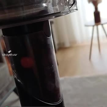 Dyson Süpürge Başlığı Ve Hortum Kısmında Oynama